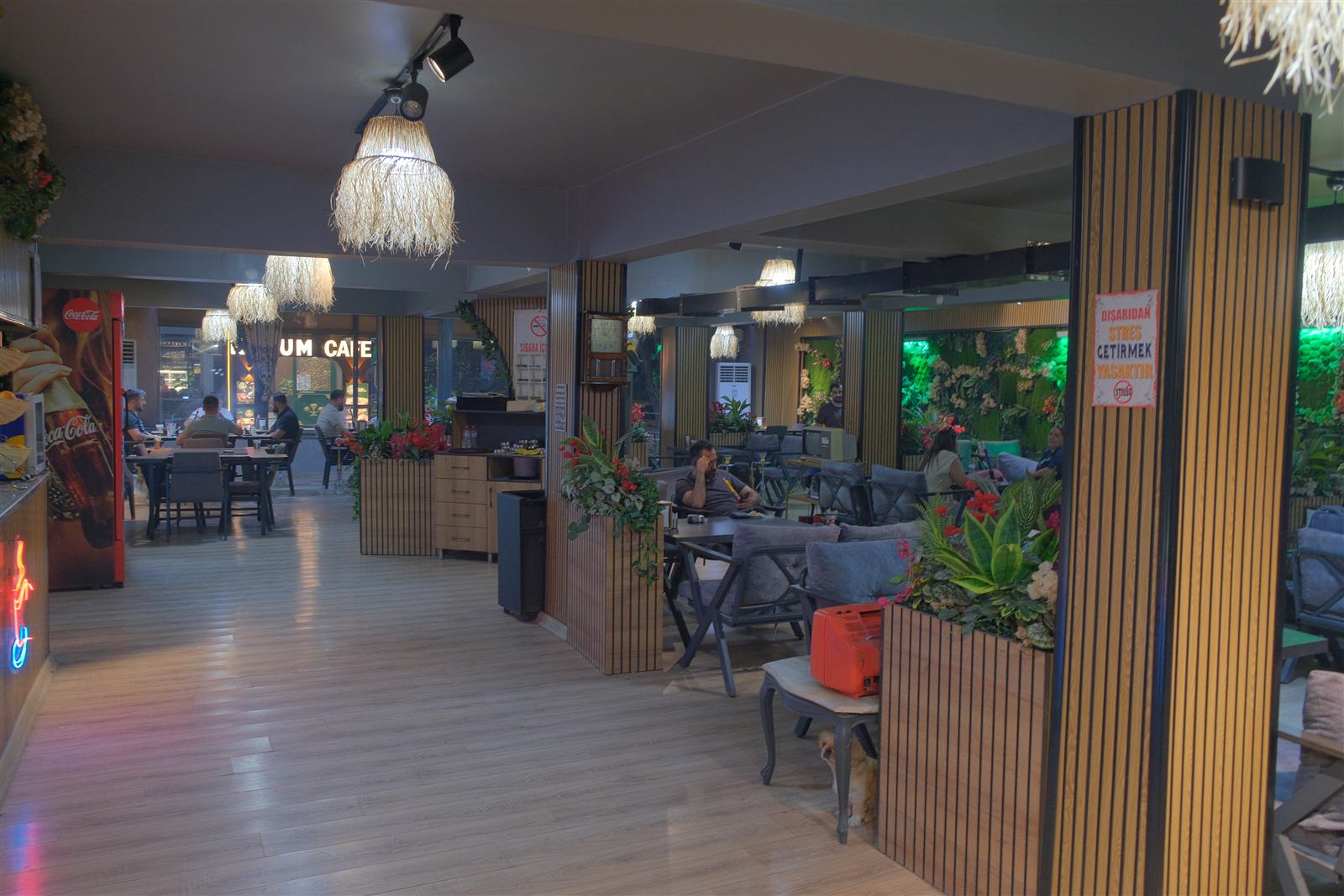 Cafe 90’lar iç mekânı
